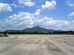 Piazza mercato e monte Tifata