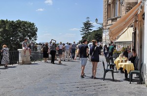 Passeggiando in Largo Aretusa