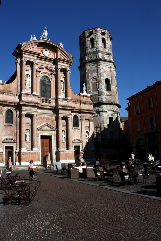''La piazza apparecchiata'' - Reggio Emilia
