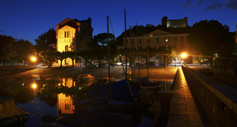 ''Piazza Garibaldi, Porto e castello Borromeo'' - Angera