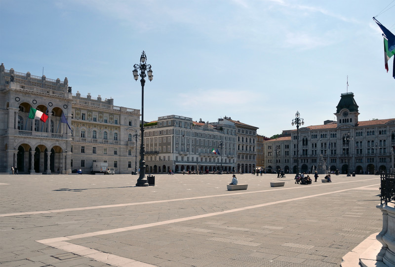 ''Mikeze e Jakeze che sona le ore, sona le ore de questa cità…'' - Trieste