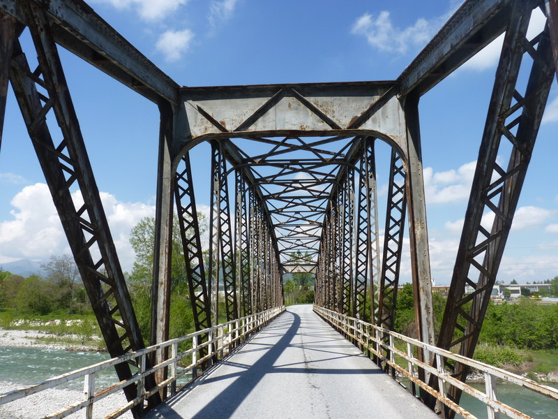 ''camminando sul ponte di ferro'' - Roccavione