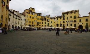 Una piazza non pulita peccato