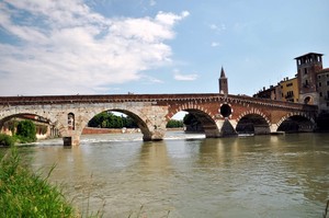 Ponte Pietra