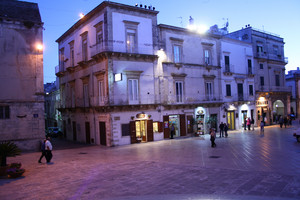 Piazza Plebiscito al calar della sera