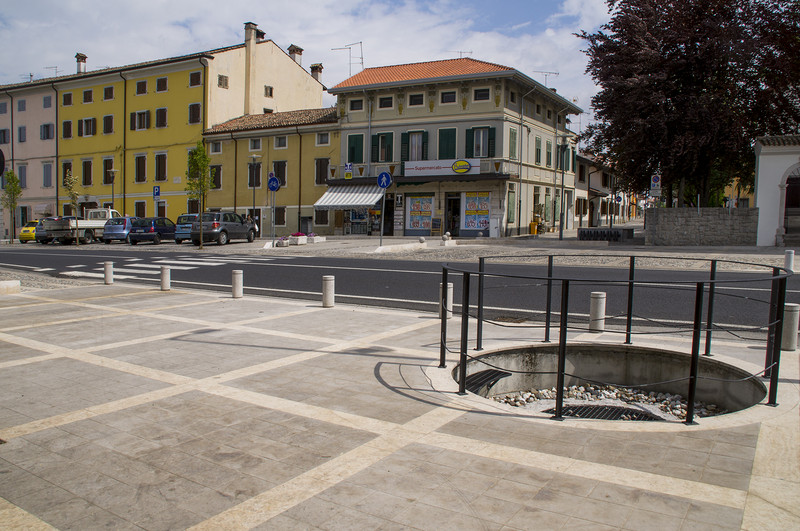 ''Altra veduta della piazza'' - Romans d'Isonzo