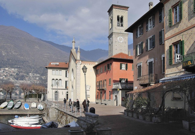 ''Piazza Guido Casartelli'' - Torno