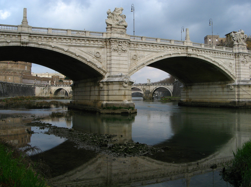 ''Un ponte, due ponti, tre ponti'' - Roma