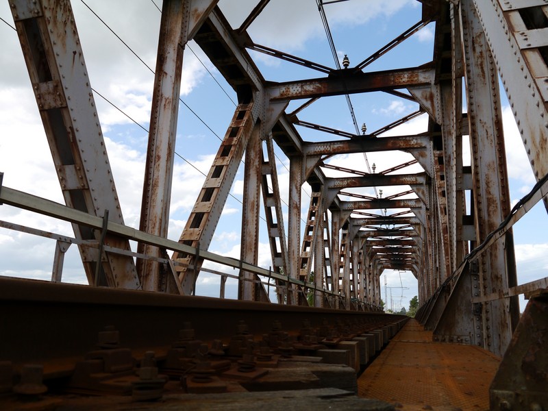 ''…avverte che il treno si avvicina…'' - Catania