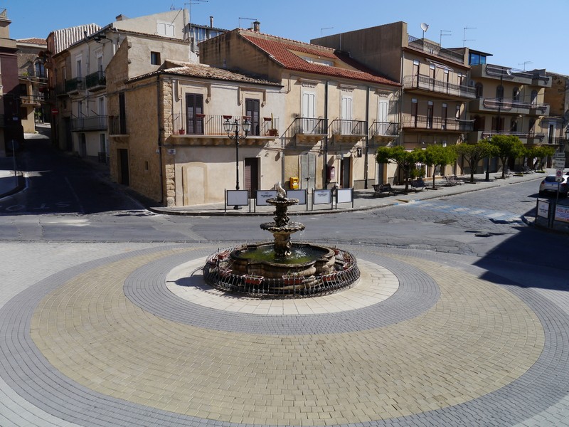 ''Piazza Vittorio Emanuele II'' - Licodia Eubea