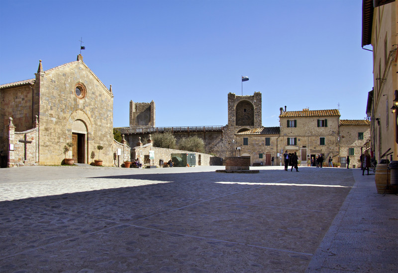 ''verso le mura'' - Monteriggioni