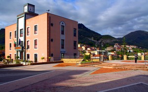 Piazza Beato Giovanni da Montecorvino – Vescovo di Pechino