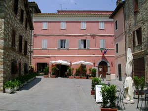 Piazza Caporali