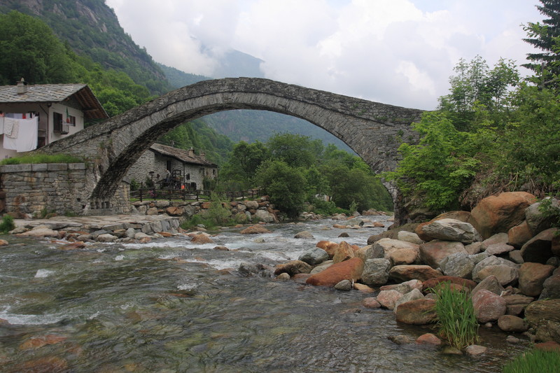 ''Maestoso ponte di Fondo'' - Traversella