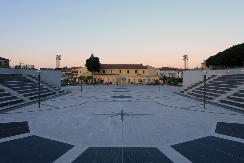 ''L’alba ha una sua misteriosa grandezza ……'' - Fondi