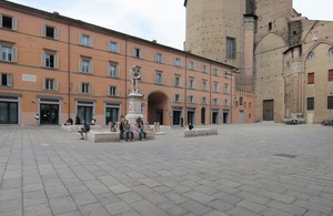 Piazza Galvani