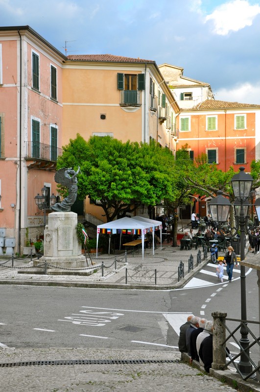 ''Una piazzetta per la terza età'' - San Donato Val di Comino