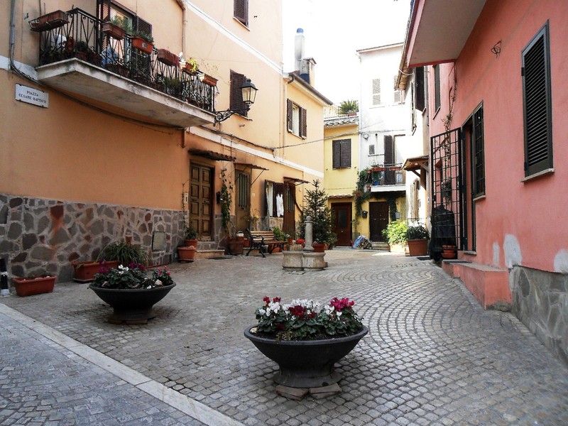 ''Piazza Cesare Battisti'' - Riano