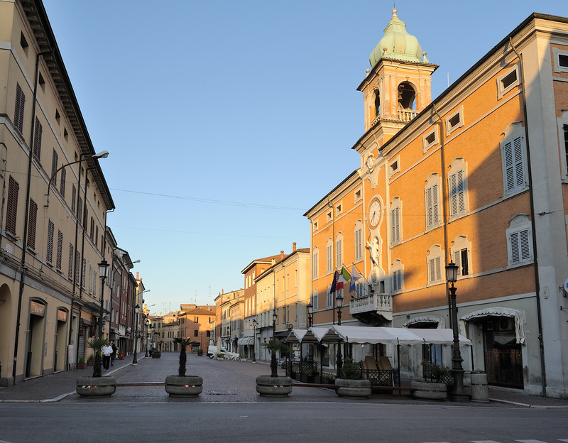''Prime luci in Piazza Verdi'' - Finale Emilia