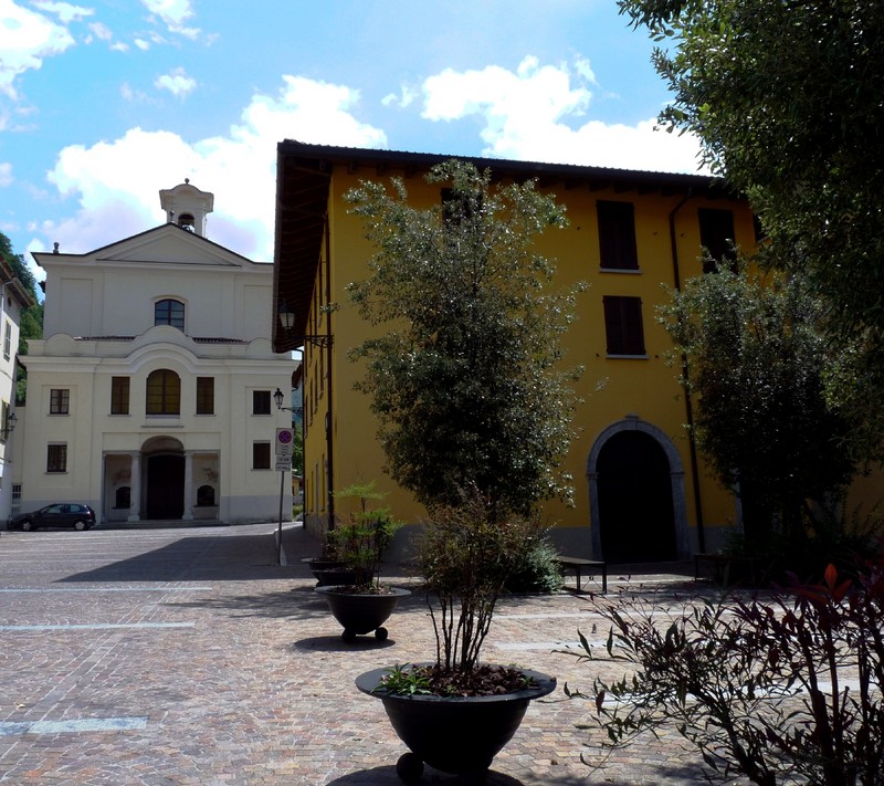 ''Asso: la piazza!'' - Asso