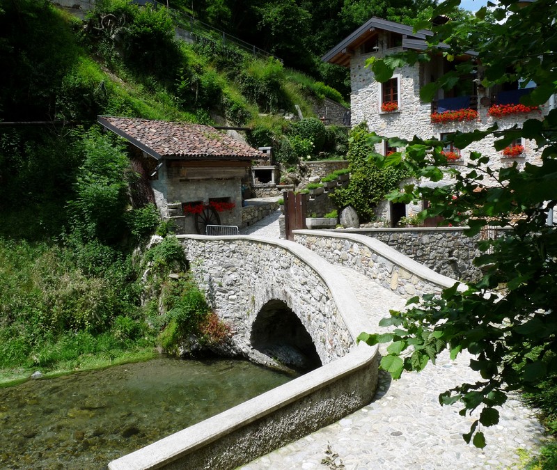 ''La valle incantata.'' - Asso