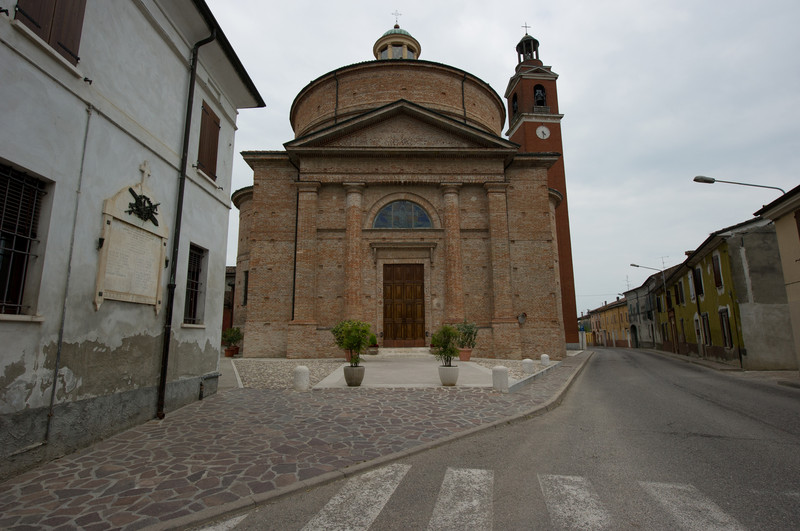 ''La piazza della Chiesa Parrocchiale'' - Rivarolo Mantovano