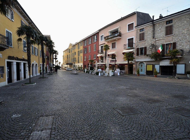 ''Piazza Castello'' - Sirmione