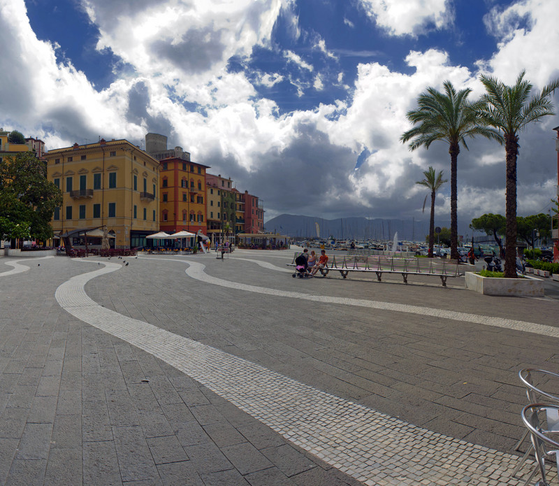 ''Famiglia in siesta'' - Lerici