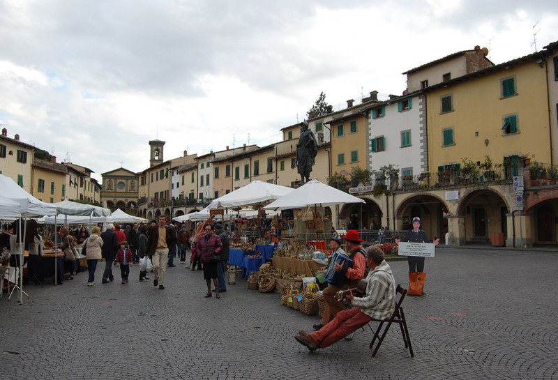 ''Mercato in piazza'' - Greve in Chianti