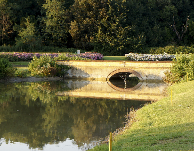 ''Piccolo ponte in un grande parco'' - Prato