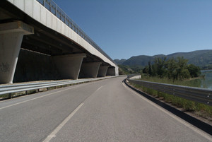 Polverina (MC): ponte della nuova superstrada.