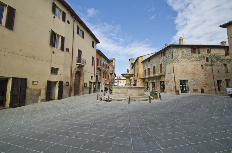 ''piazze a Deruta'' - Deruta