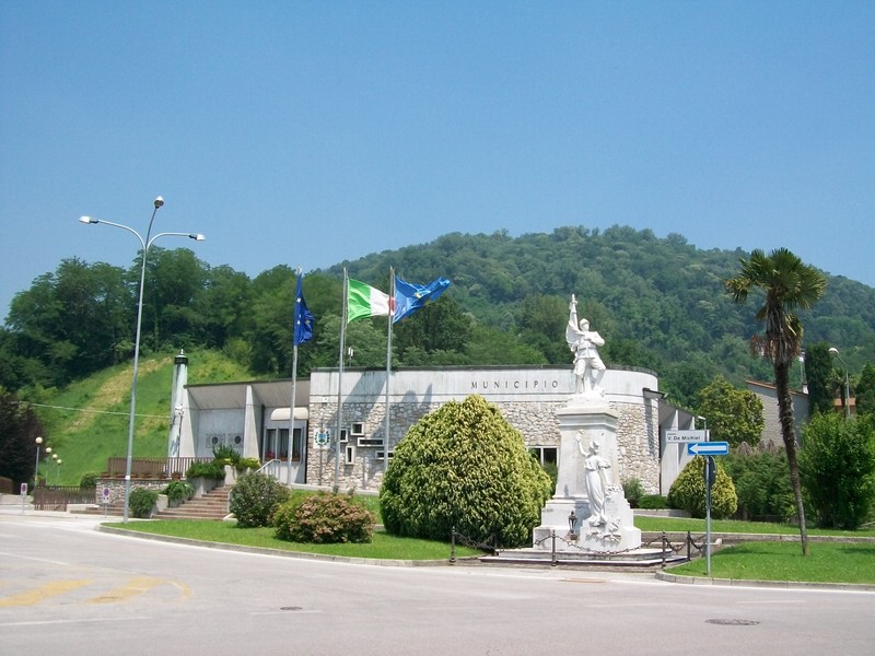 ''Piazza Vincenzo De Michiel – Fanna (PN)'' - Fanna