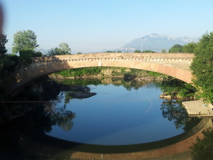Antico ponte sul fiume Sele