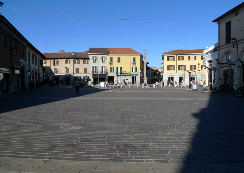 ''Piazza San Vittore'' - Rho