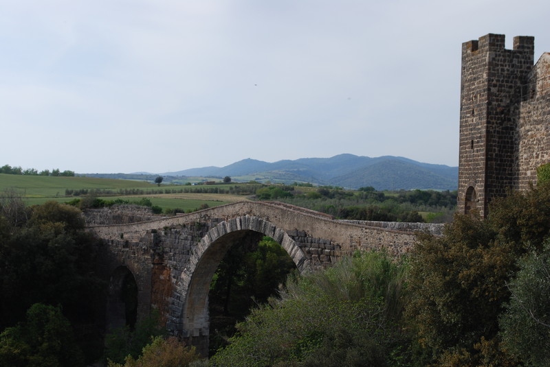 ''Il ponte medievale dell’Abbadia di Vulci'' - Canino