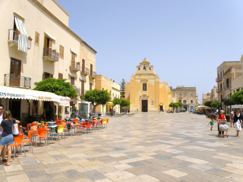 ''Piazza Madrice'' - Favignana
