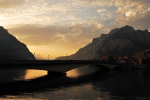 il ponte al tramonto