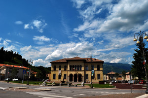 toccare il cielo con un dito