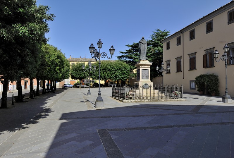 ''passando per Piazza  S.Agostino'' - Bagnoregio