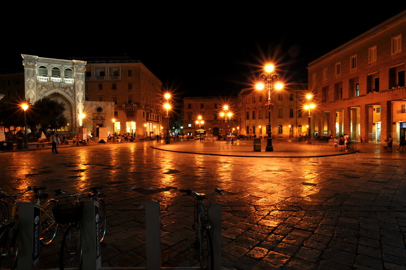 ''Lampioni nella sera'' - Lecce