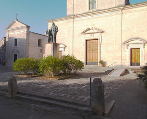 Piazza    Bartolo  Longo