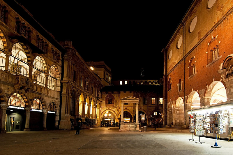 ''Ferma nel tempo'' - Milano