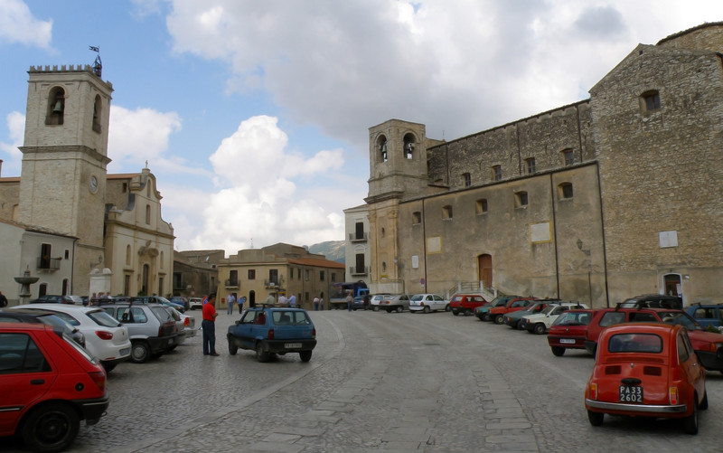 ''Piazza Umberto I°'' - Palazzo Adriano