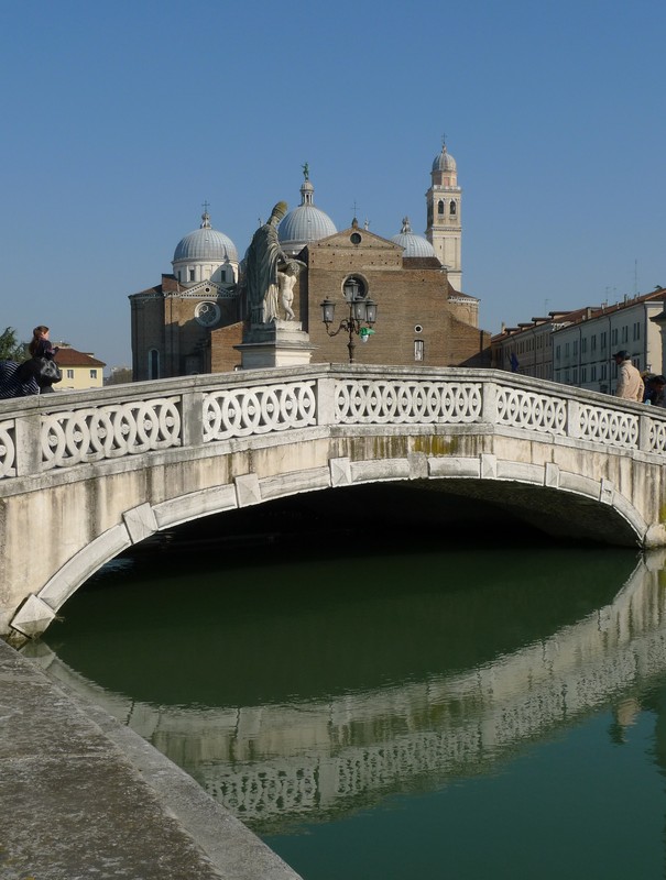''Con vista sulla basilica di Santa Giustina'' - Padova