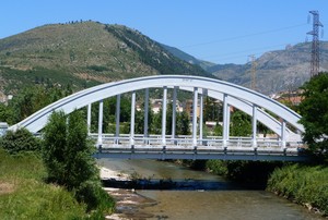 Ponte sul fiume Aterno