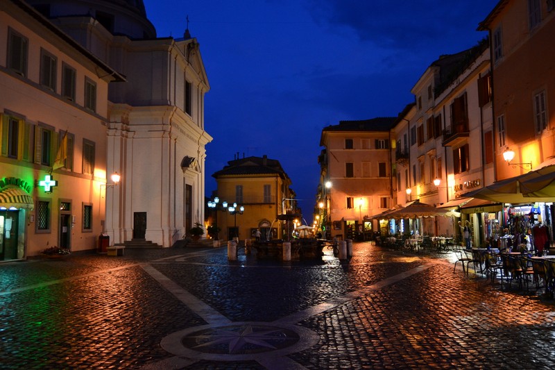 ''Piazza della Libertà e Palazzo Papale'' - Castel Gandolfo