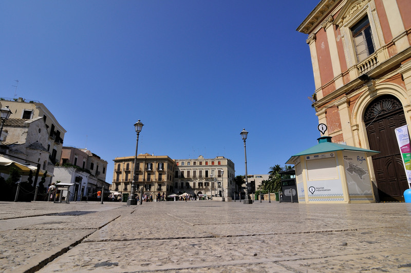 ''Piazza del Ferrarese'' - Bari