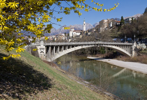 Primavera sul ponte della Vittoria