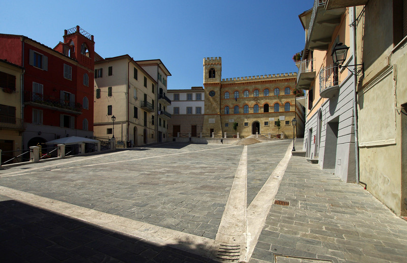 ''L’altra metà della piazza'' - Magione